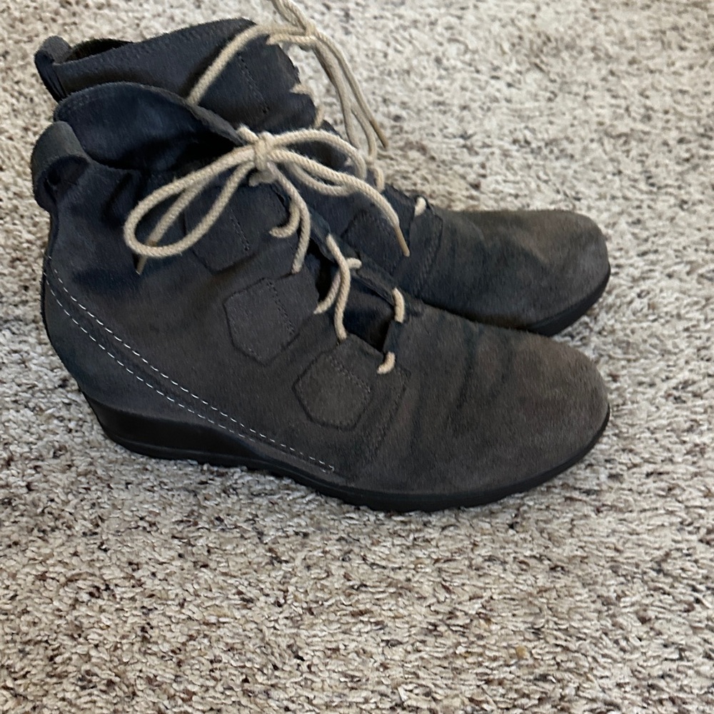 Sorel Women's Black Lace-Up Shoes